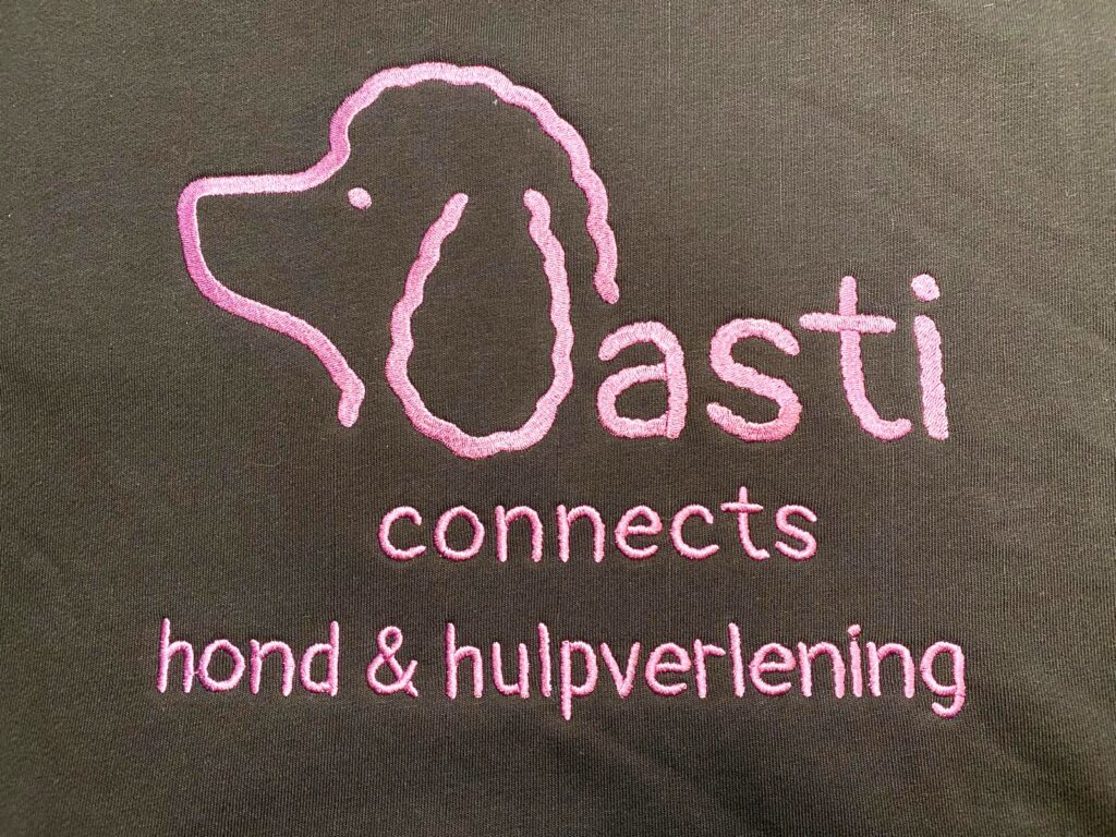 Logo geborduurd op bedrijfskleding voorbeeld - vooraanzicht